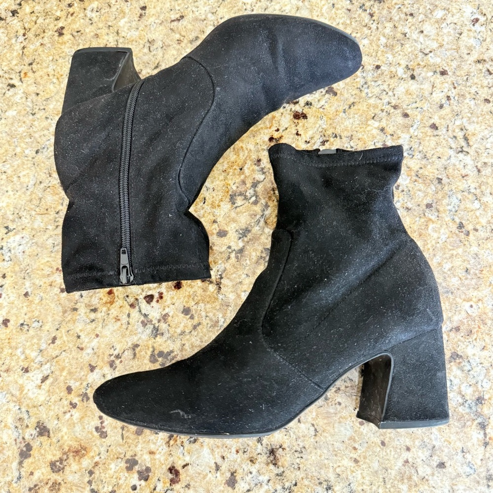 UNISA Black Faux Suede Ankle Boots Size 9 Zipper Fabric - Picture 5 of 11